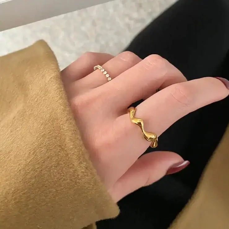 Gold Wave Band Ring
