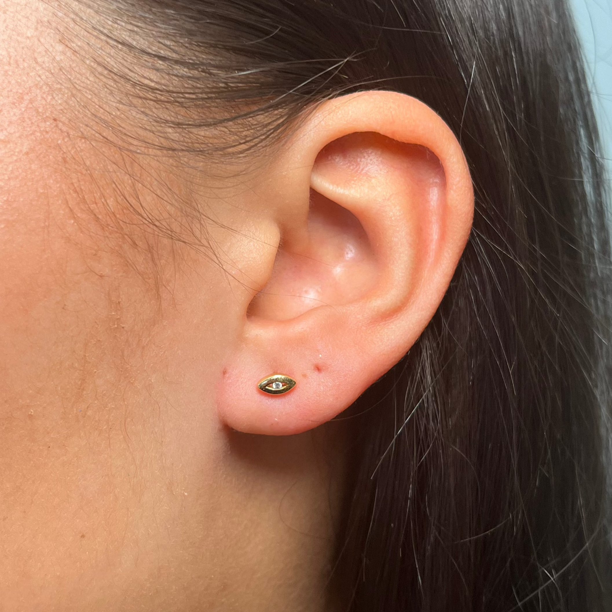 Amulet Gold Studs 3