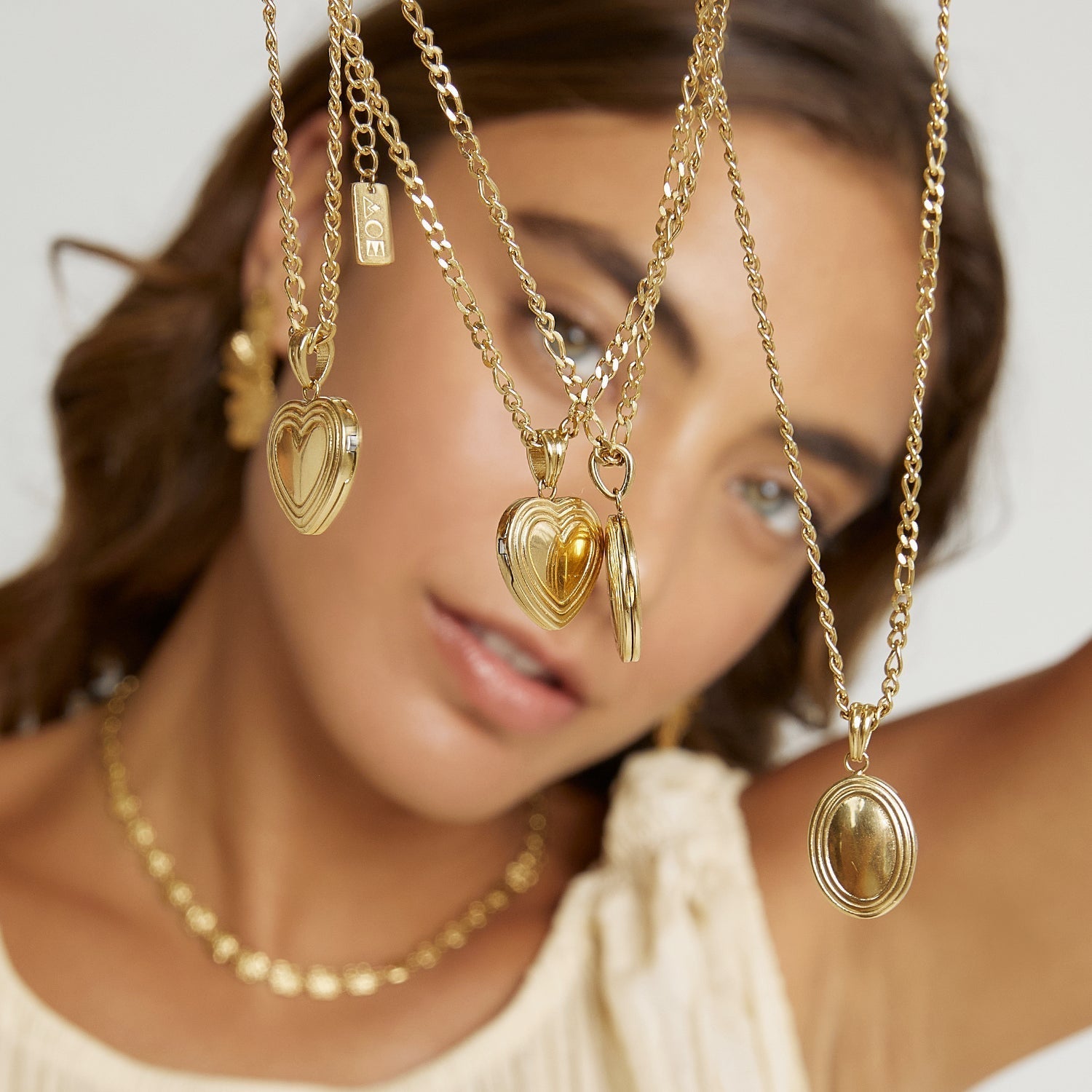 Classic Gold Locket Necklace 3