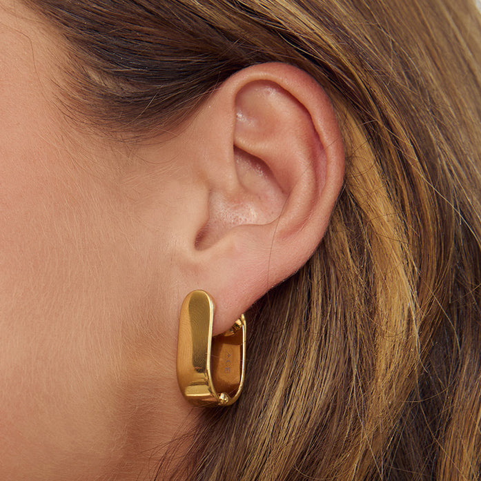 Lucy Gold Earrings 2