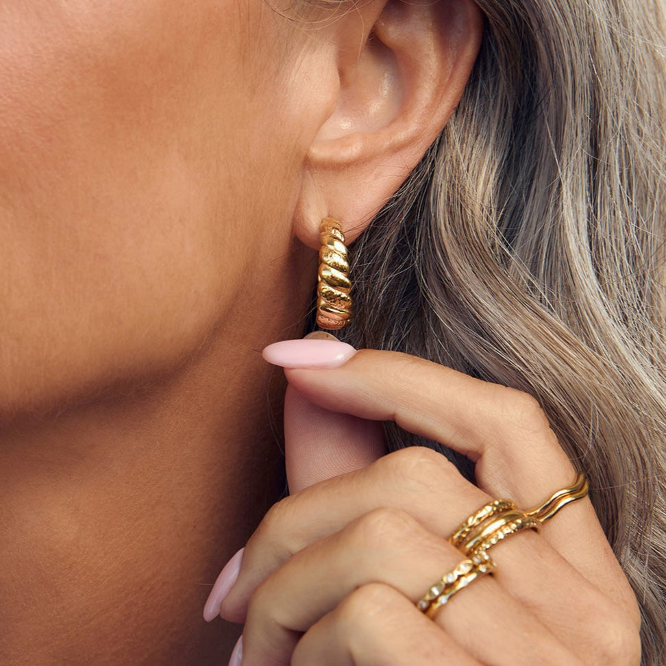 Lulu Gold Hoop Earrings 3