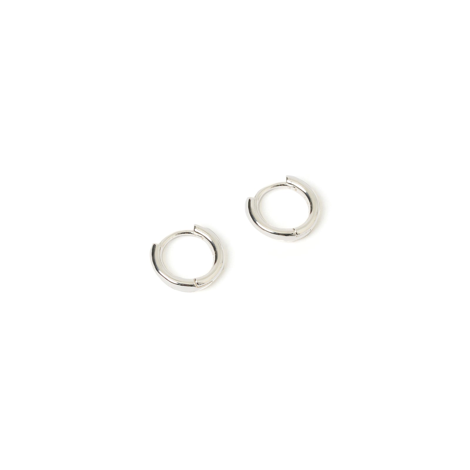 Shia Silver Huggie Earrings 5