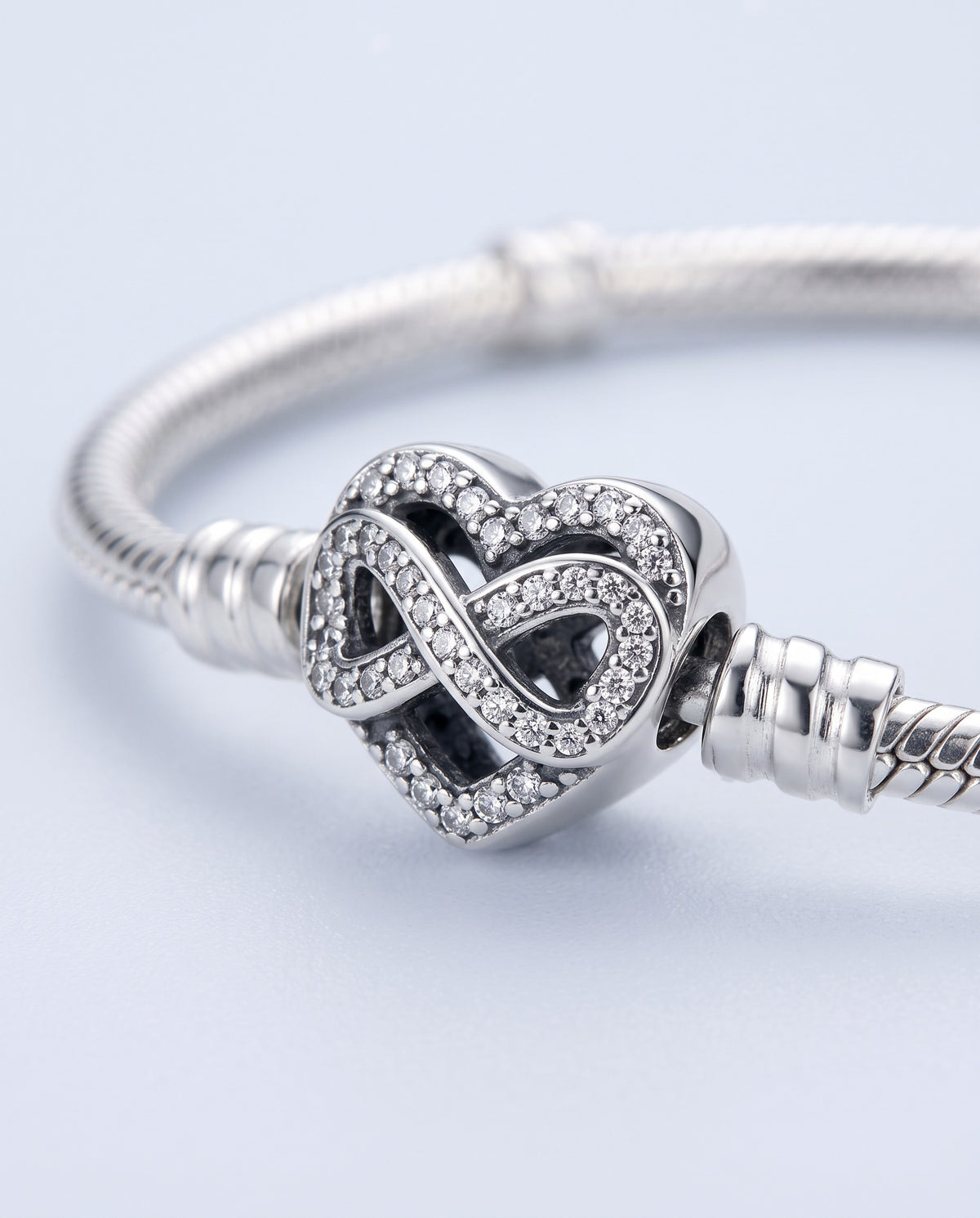 Devotion Heart Clasp Charm Bracelet - detail