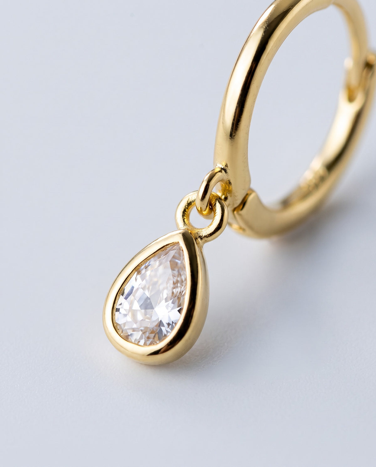 Dew Water Drop Huggie Earrings - detail