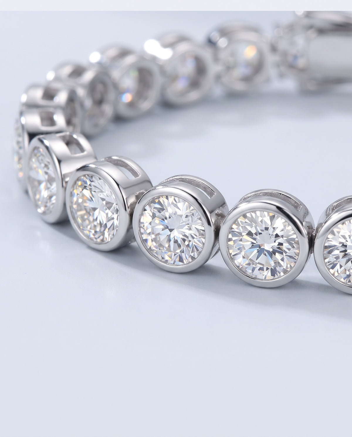 Flow Moissanite Tennis Bracelet - detail