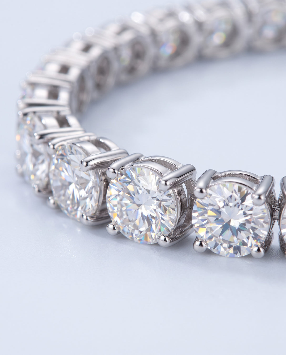 Line Moissanite Tennis Bracelet - detail