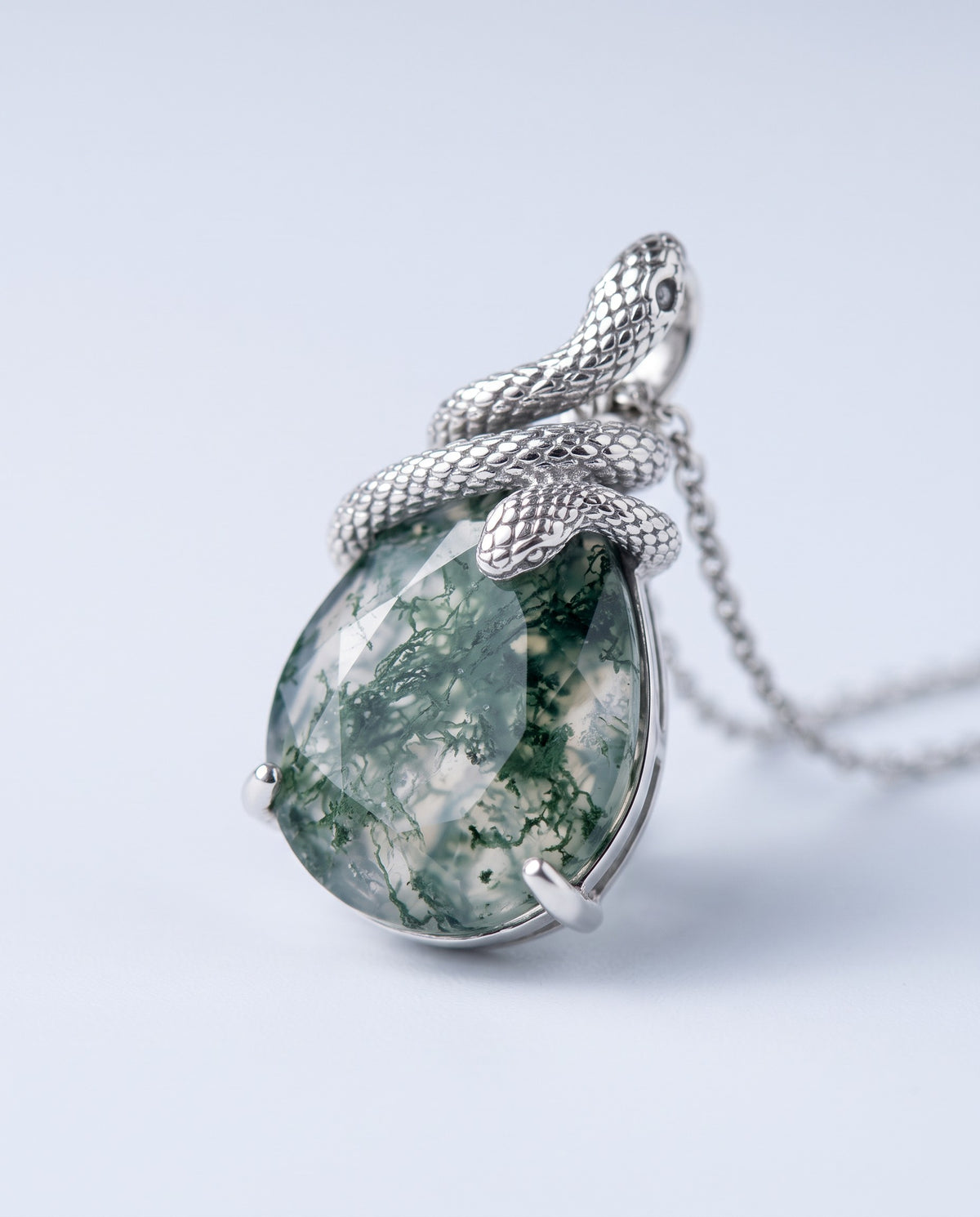 Moss Moss Agate Pendant Necklace - detail