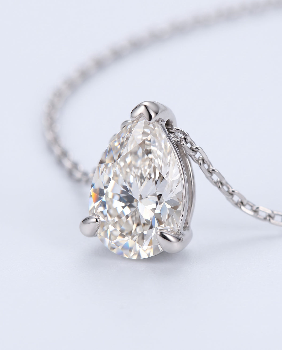 Pera Pear-Cut Moissanite Pendant Necklace - detail