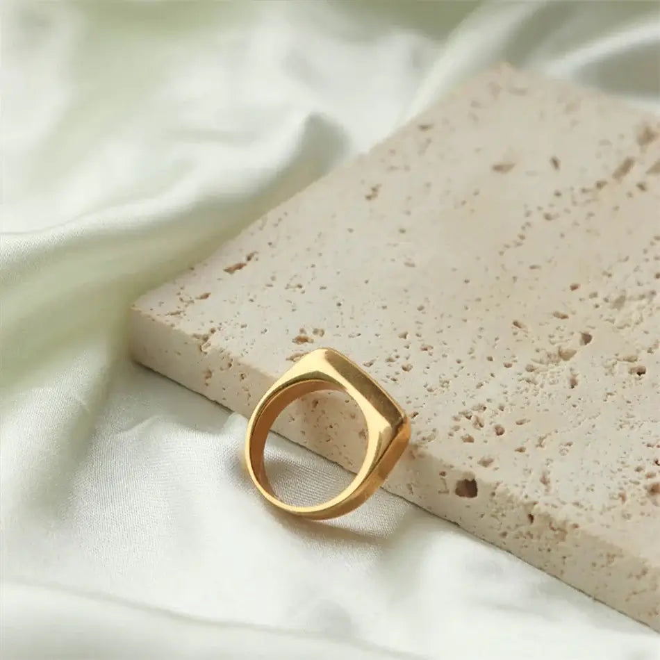 Gold bar ring band