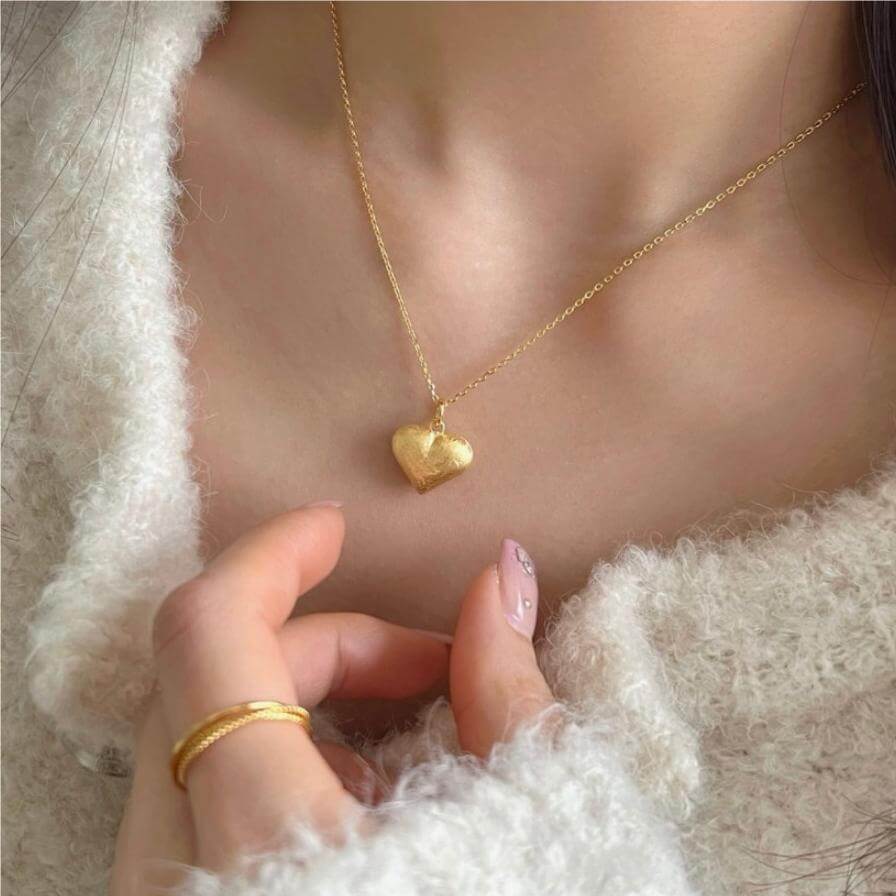 Brushed Heart Necklace Gold