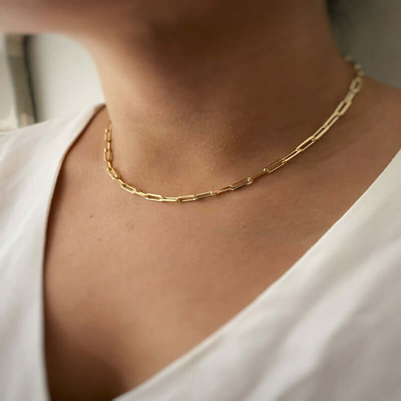 Model wearing gold Paperclip Choker Necklace