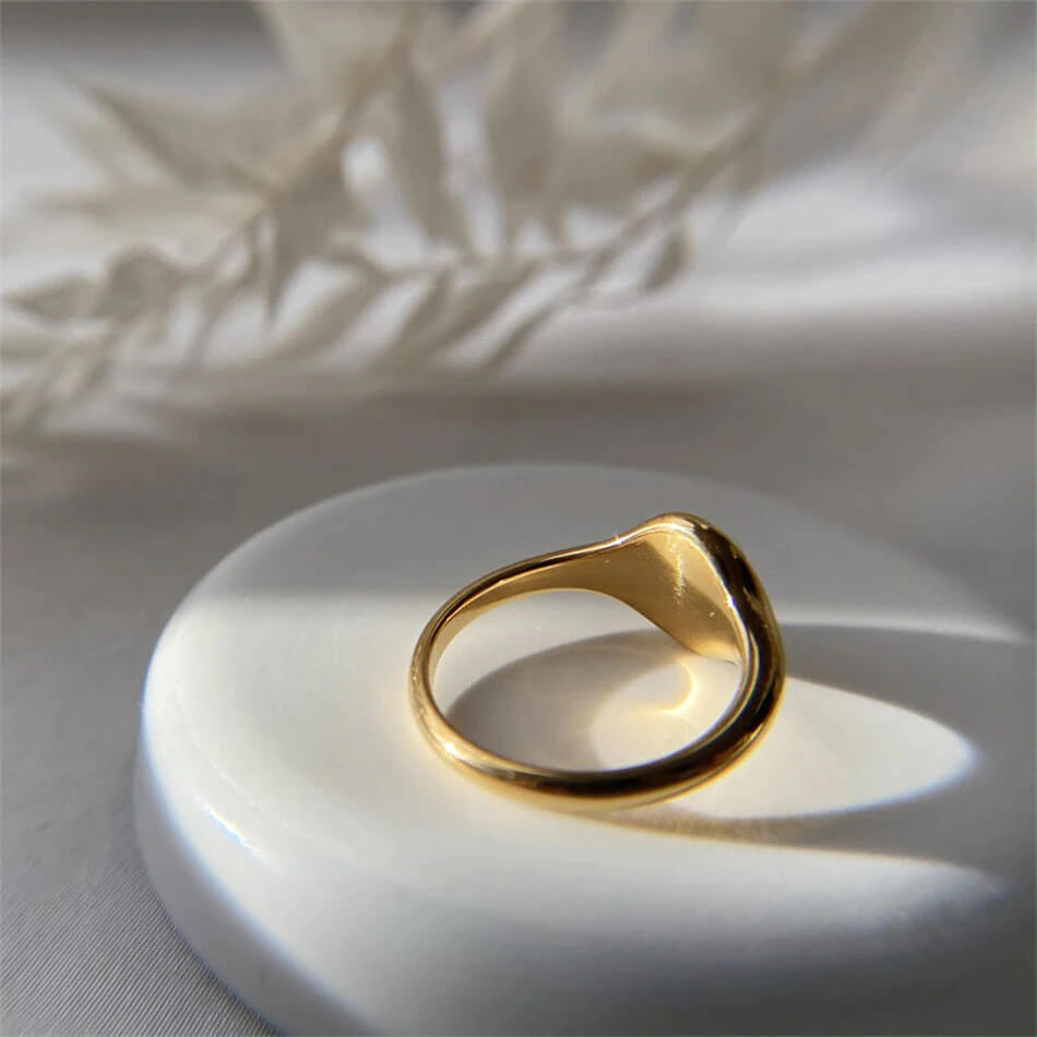 Sun signet ring gold