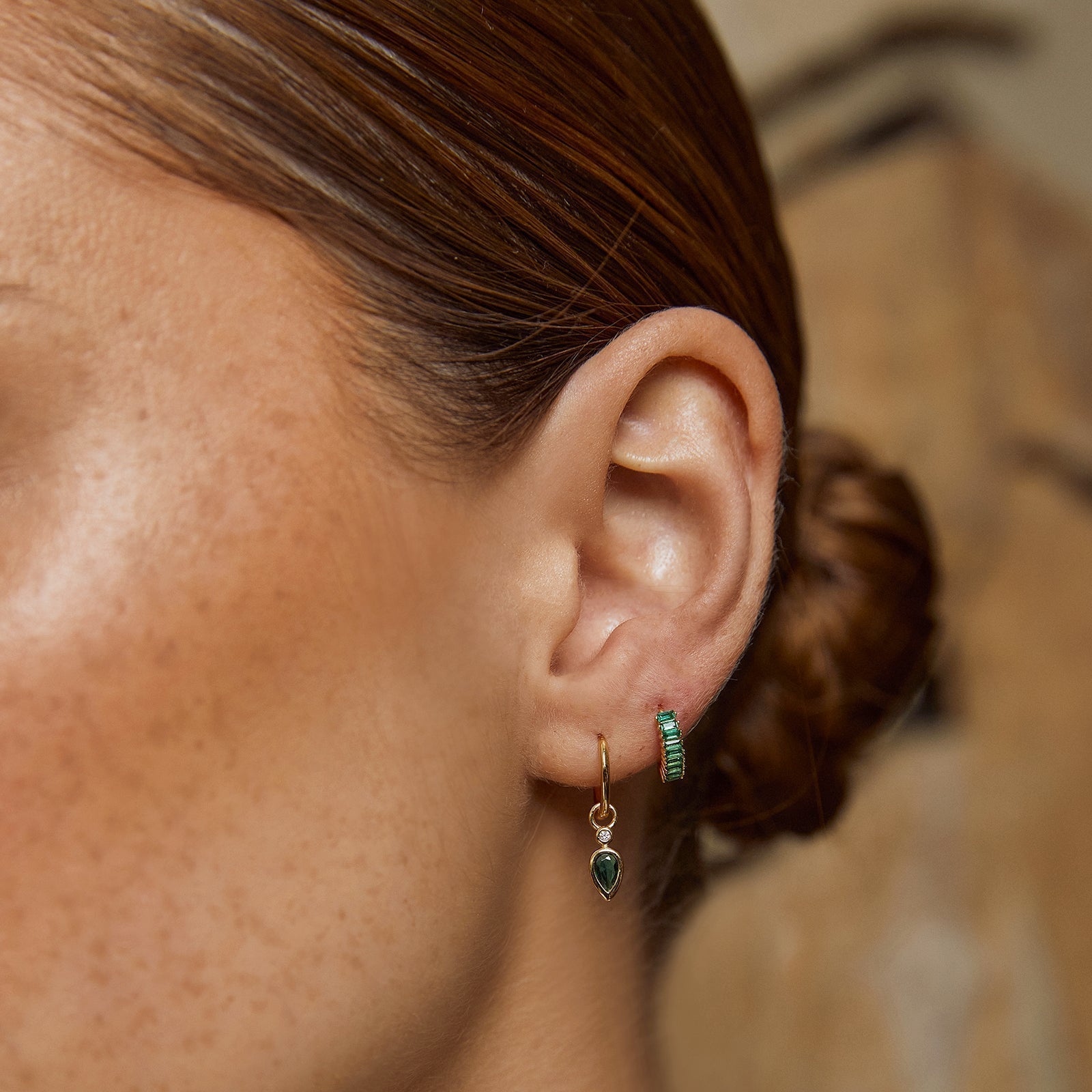 Daisy Gold Earrings - Emerald 2