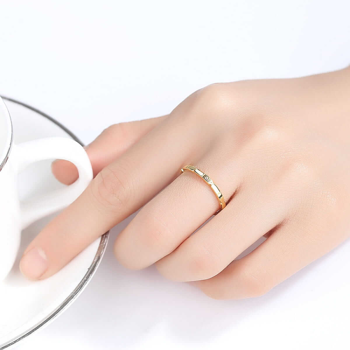 Model wearing Gold Plaid Zircon Ring