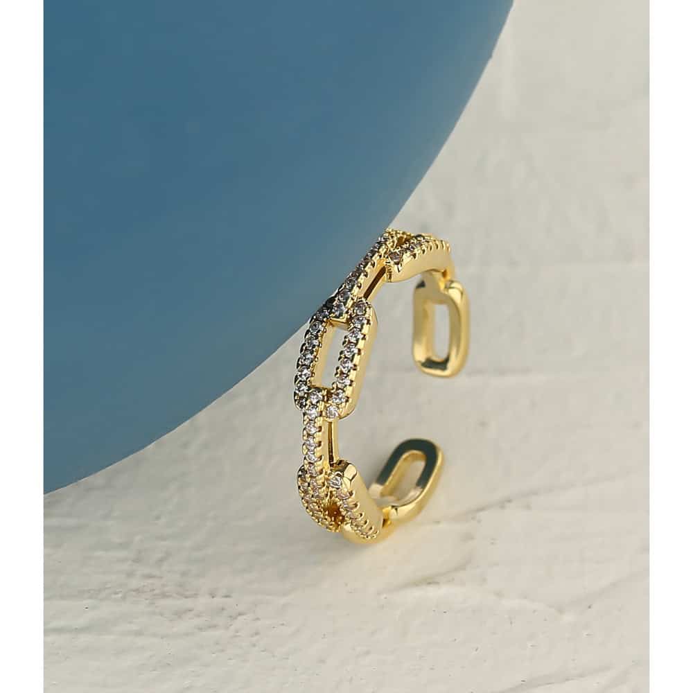 gold link ring with zircons