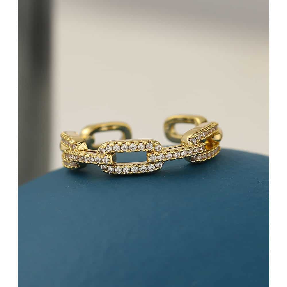 gold link ring with zircons