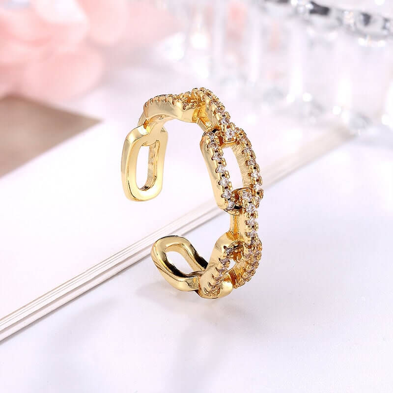 gold link ring with zircons