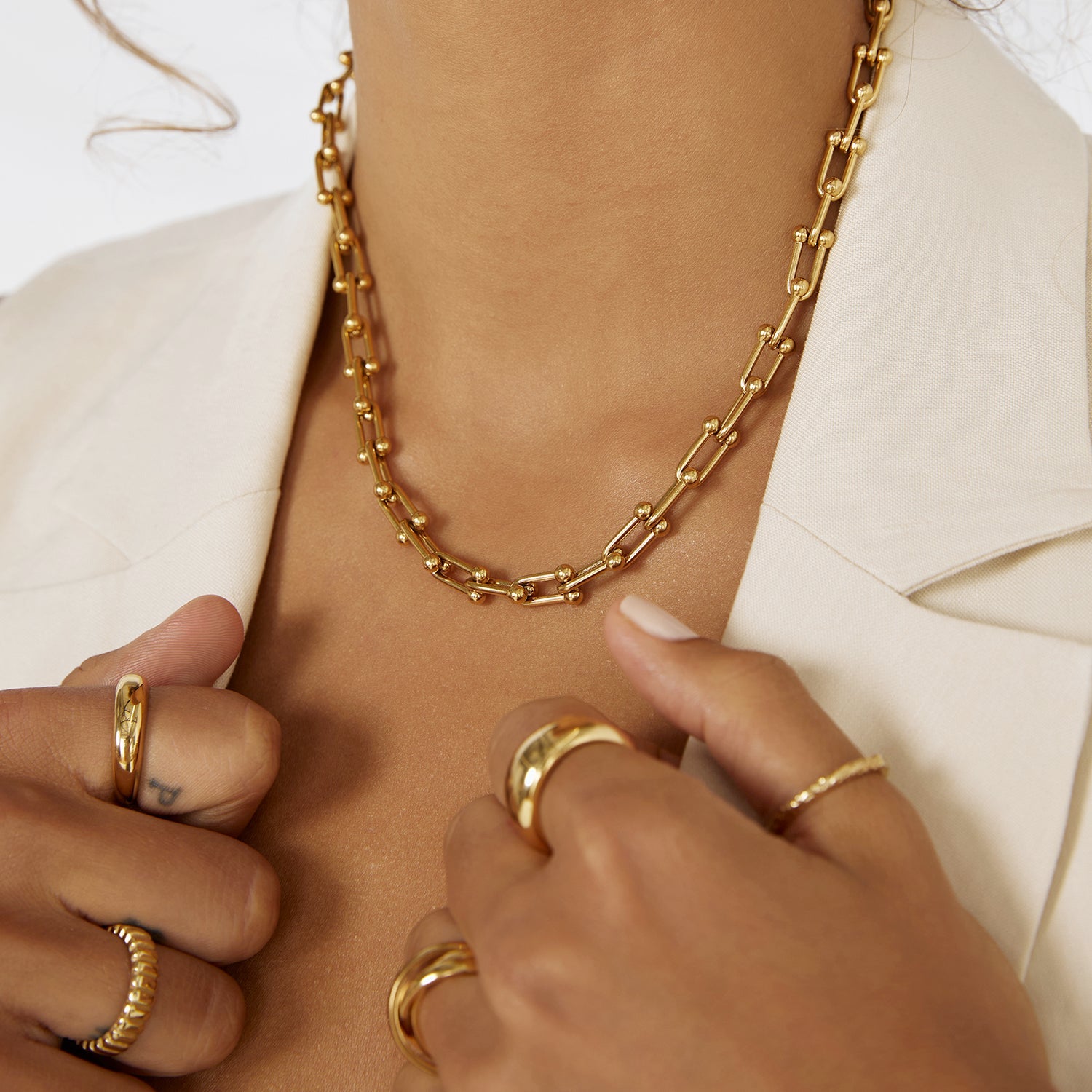 Kane Gold Necklace 2