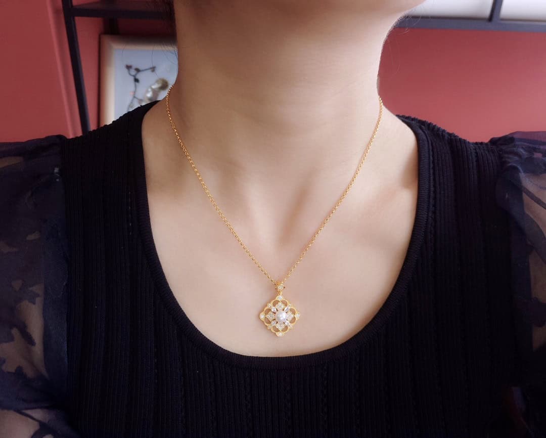 Luxury Pearl Pendant Necklace