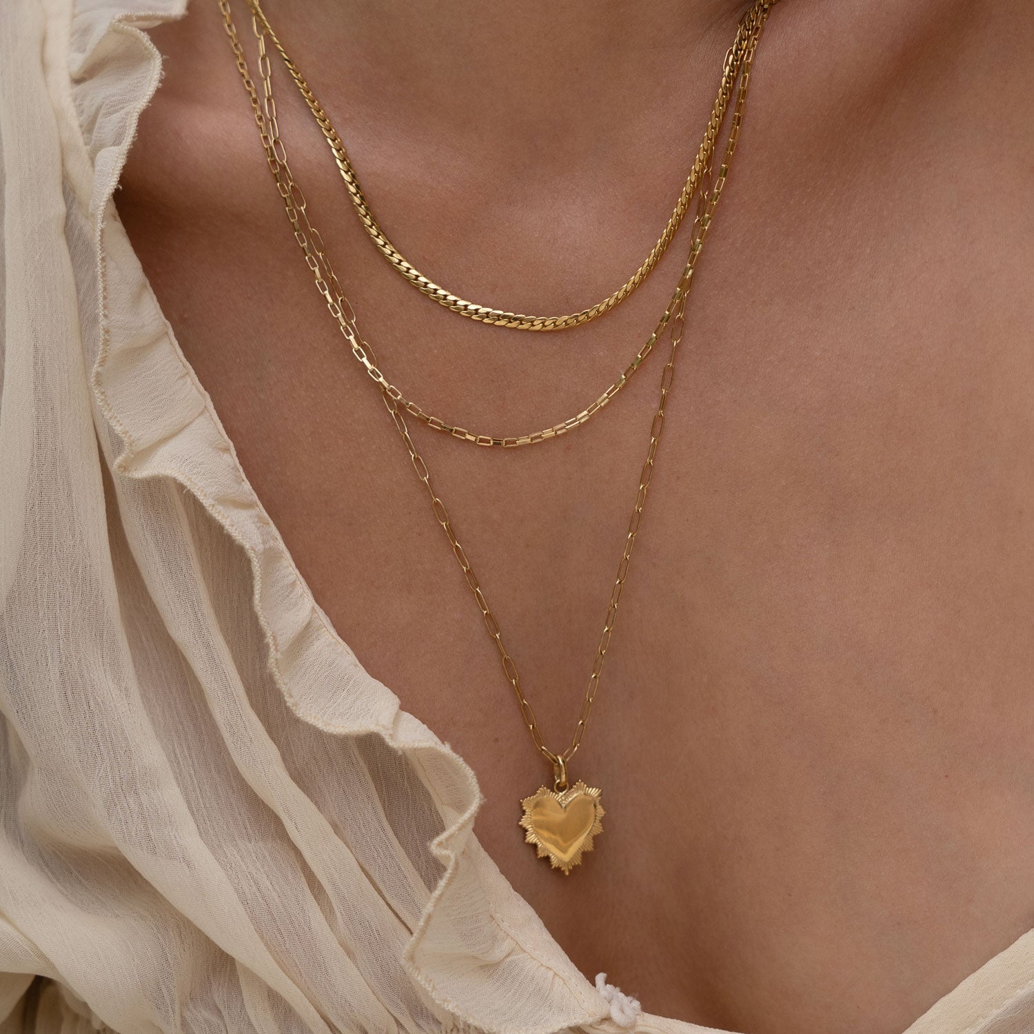 Queen Of Hearts Gold Necklace 5