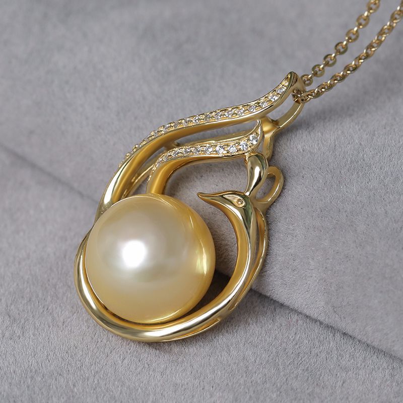 Women's Seawater Silver Pearl Pendant