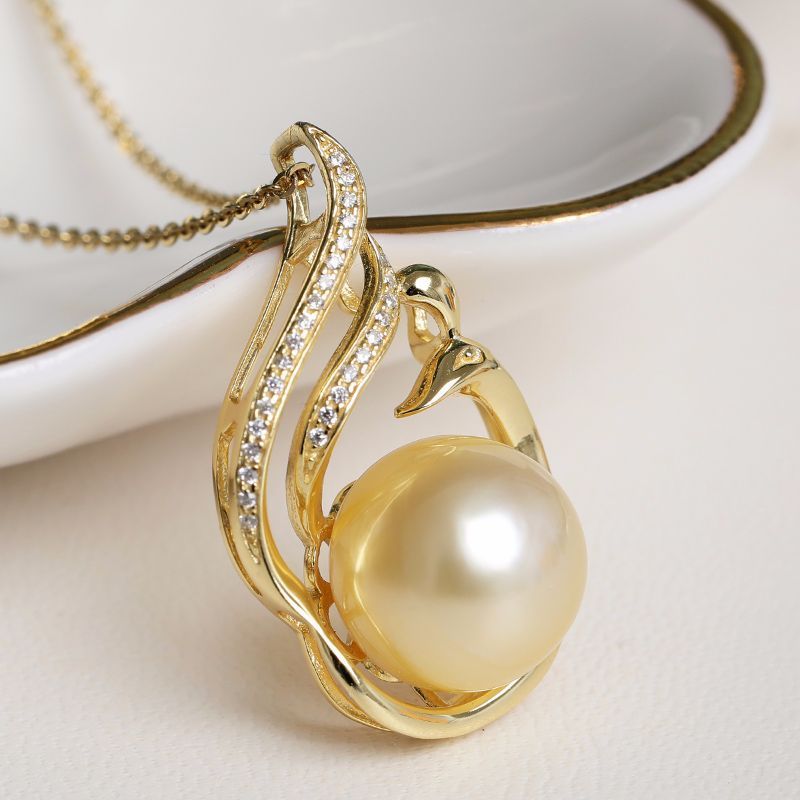 Women's Seawater Silver Pearl Pendant