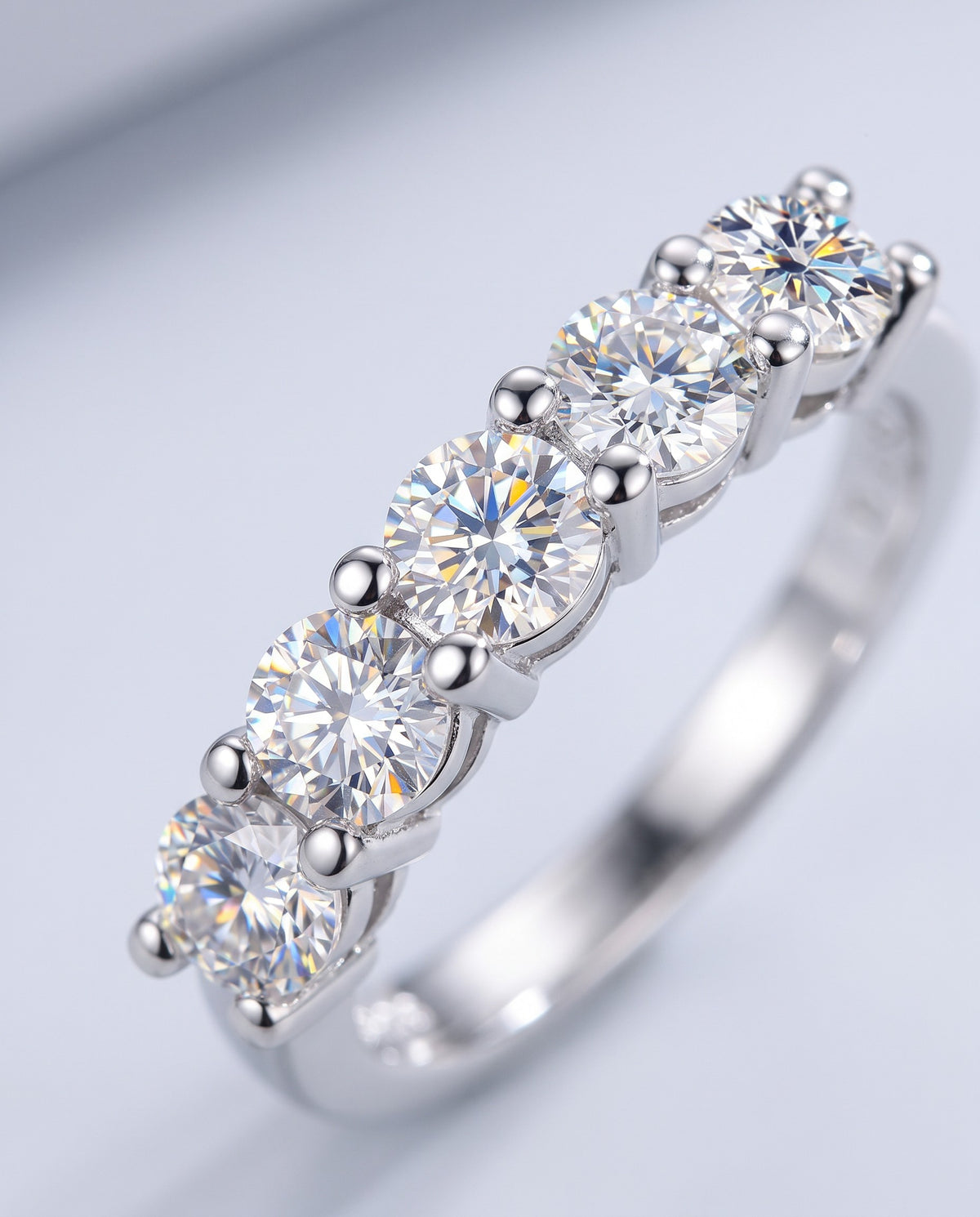 Lucent Moissanite Ring - detail