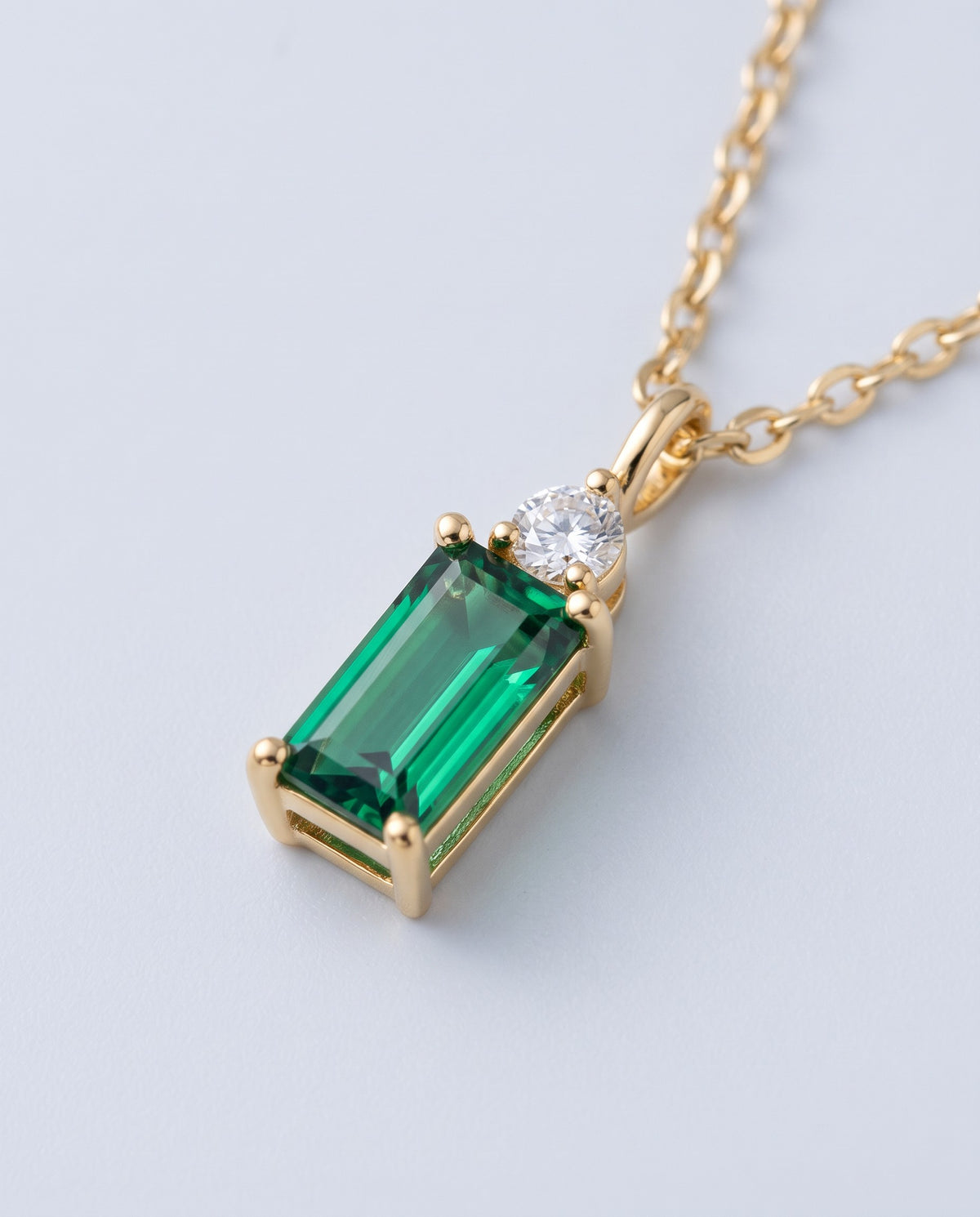Verde Green Crystal Pendant Necklace - detail
