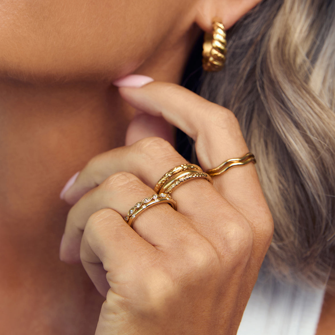 Viola Gold Ring 2