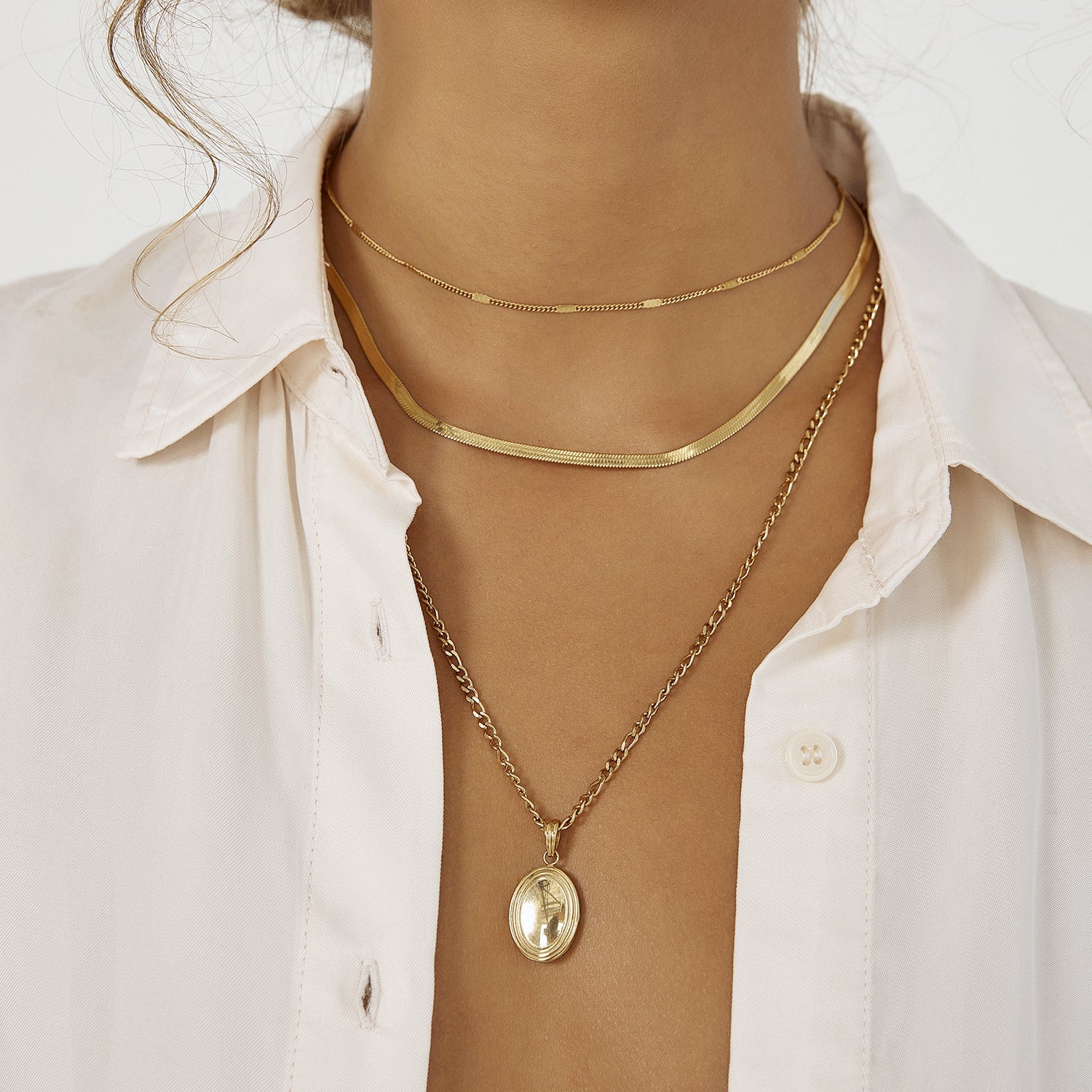 Willa Gold Necklace 2