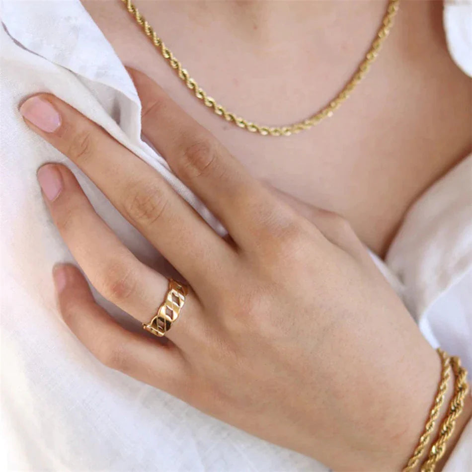 Valentina & Rose - The Allora Gold Ring